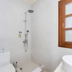 Отель Kaminos Wellness & 4*