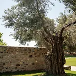Отель Kaminos Wellness &