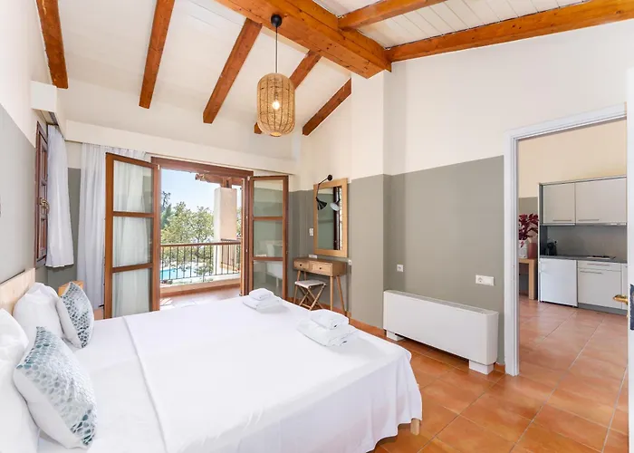 Kaminos Evia 4* Λίμνη